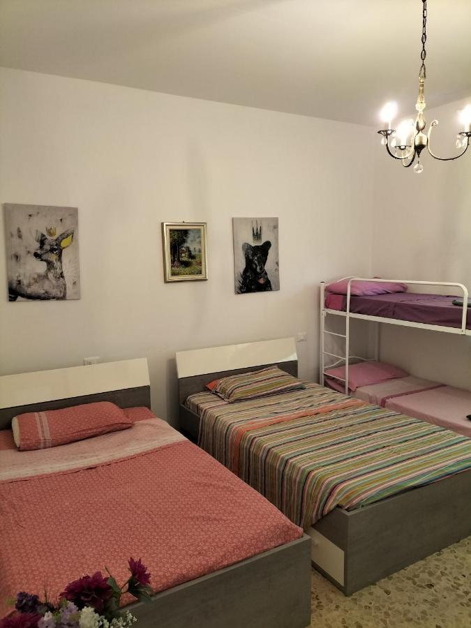 Noemi & Julienne Panzió Spineda Kültér fotó